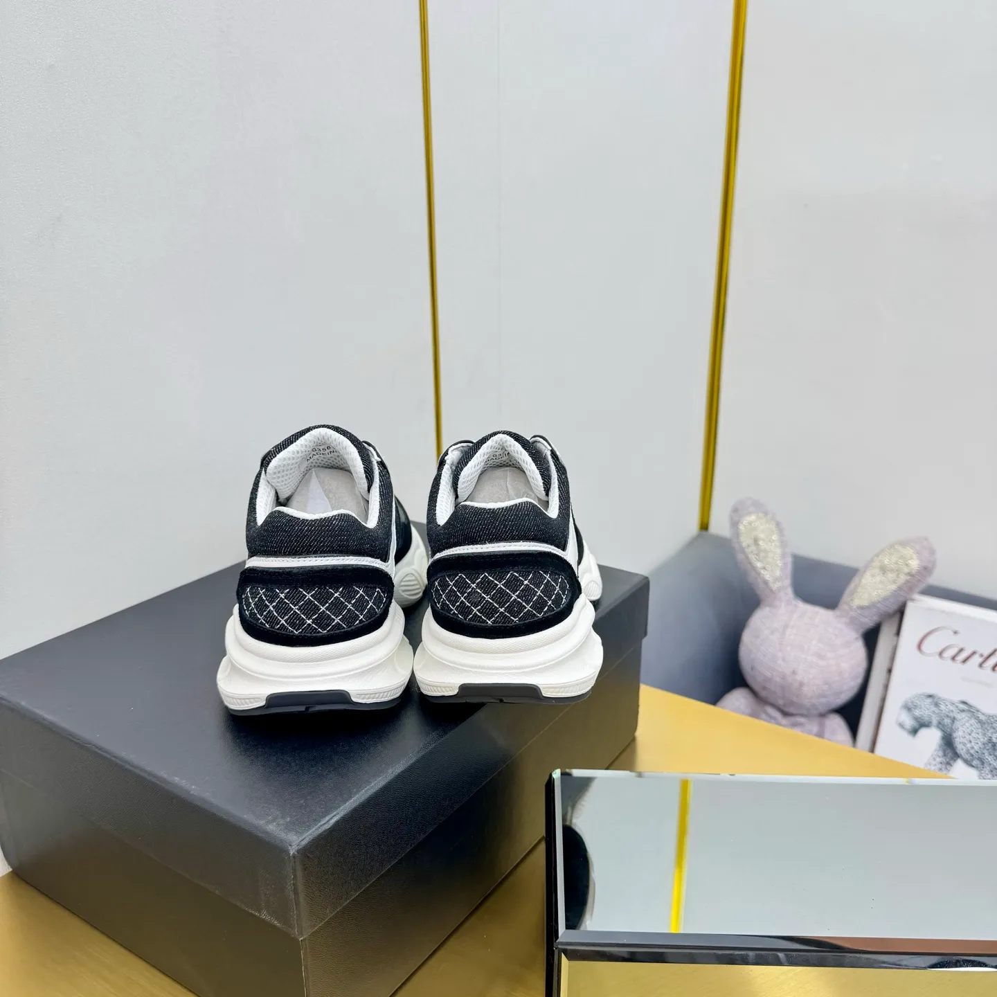 p700🐮🐮Upgraded version, upgraded version, upgraded version! No rebuttal accepted! ! ! ! Chanel Chanel dad shoes, couples' model for men and women - 2025 top casual sneakers in the counter. This classic design; the upper is electro-embroidered with various techniques; ❷The inner lining is made of: original Yangli + net ❸The outsole is based on: the original TPU combination outsole. The full set of boutique packaging for women 35–41